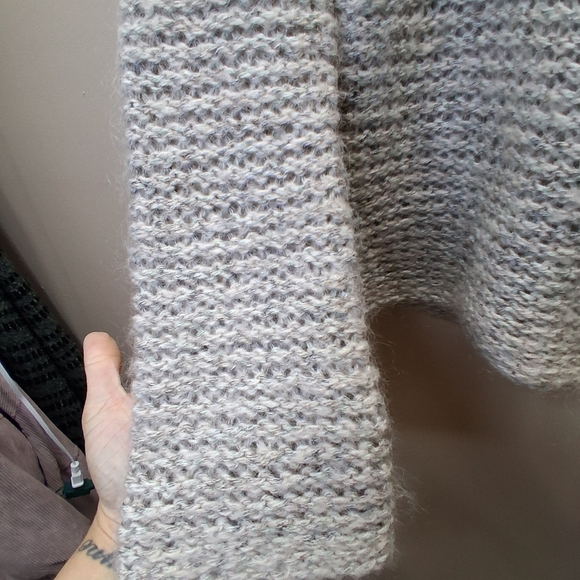 NWOT. J. Jill Women's Textured Gray TISSUE Sweater SMALL - Picture 5 of 7